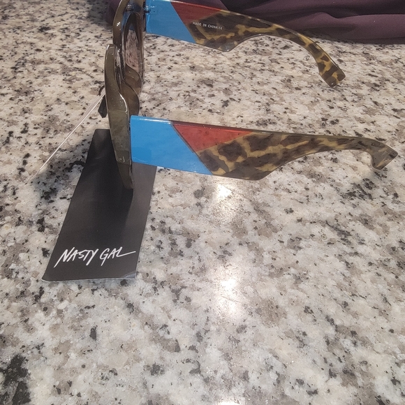 NWT NASTY GAL: I Only Have Eyes For You Oversized Tortoise shell Sunglasses - Picture 3 of 10